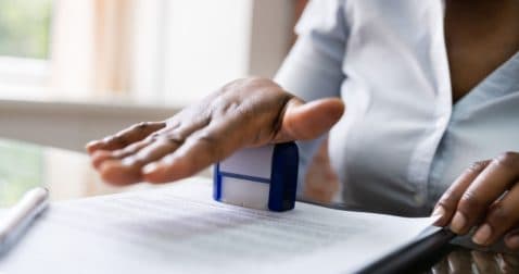 Thumbnail for Blog Article: Do Banks Have Notaries and What Does A Notary Do?