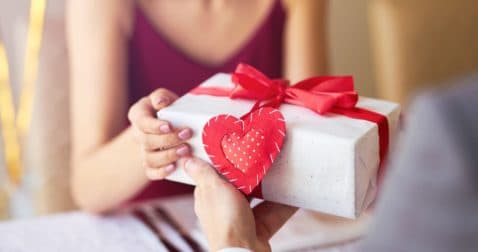 Thumbnail for Blog Article: Best Retirement Gifts For Mom (2026 Guide)